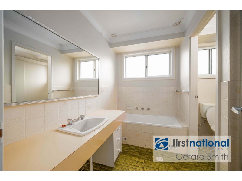 14 Crookston Dr, Camden South NSW 2570