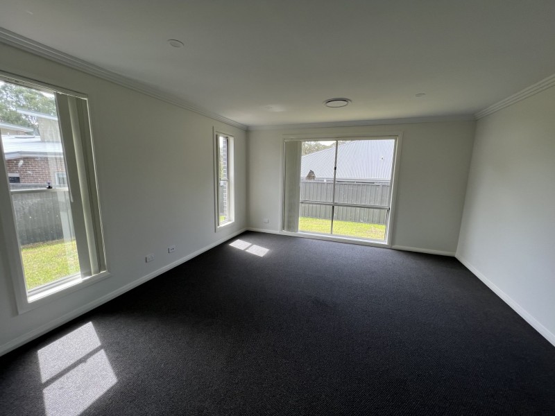 18 Kurrajong Cres, Tahmoor NSW 2573