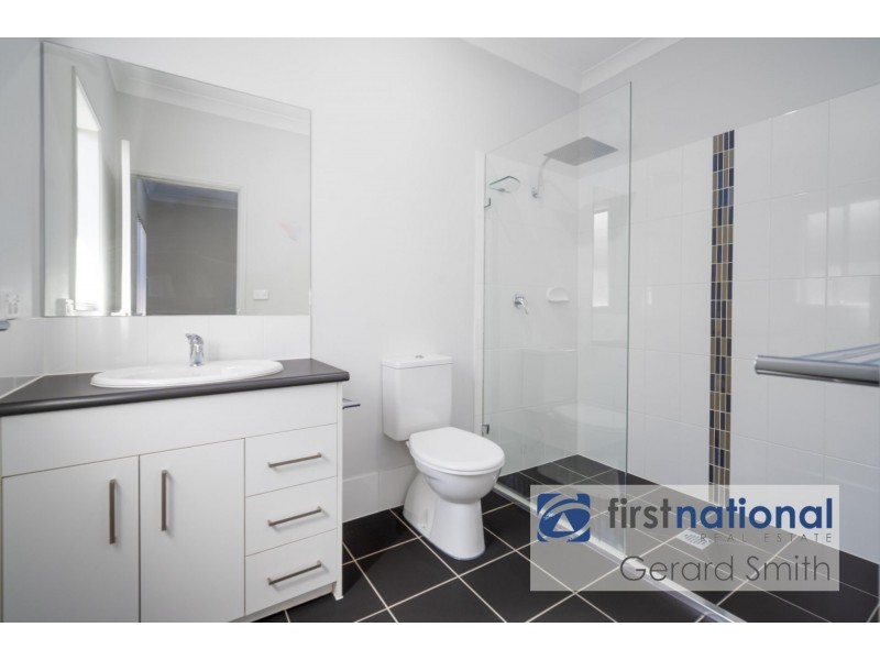 10 Oates Street, Spring Farm NSW 2570