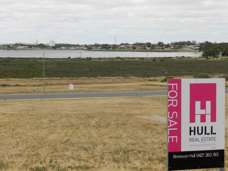 24 Oscar Williams Drive, Streaky Bay SA 5680