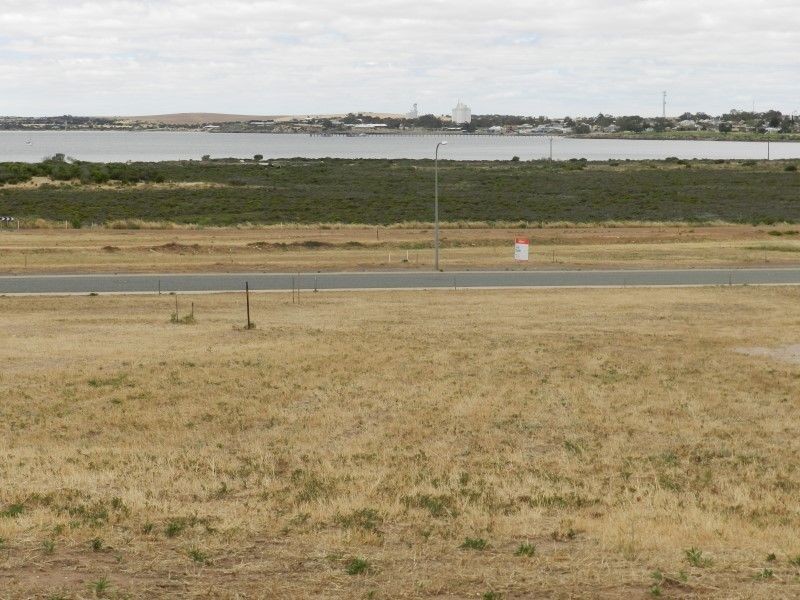 24 Oscar Williams Drive, Streaky Bay SA 5680