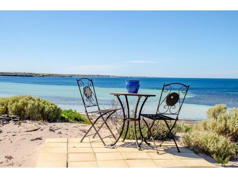 38031 C Flinders Highway via Ceduna, Laura Bay SA 5680