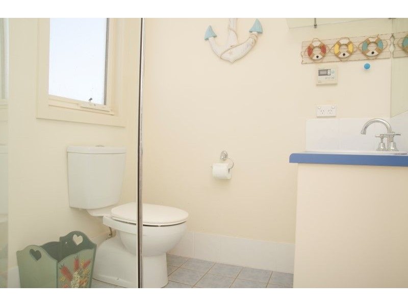 38031 C Flinders Highway via Ceduna, Laura Bay SA 5680