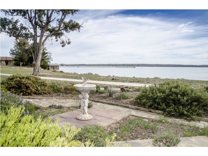 2 Williams Crescent, Streaky Bay SA 5680