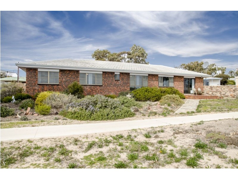 2 Williams Crescent, Streaky Bay SA 5680