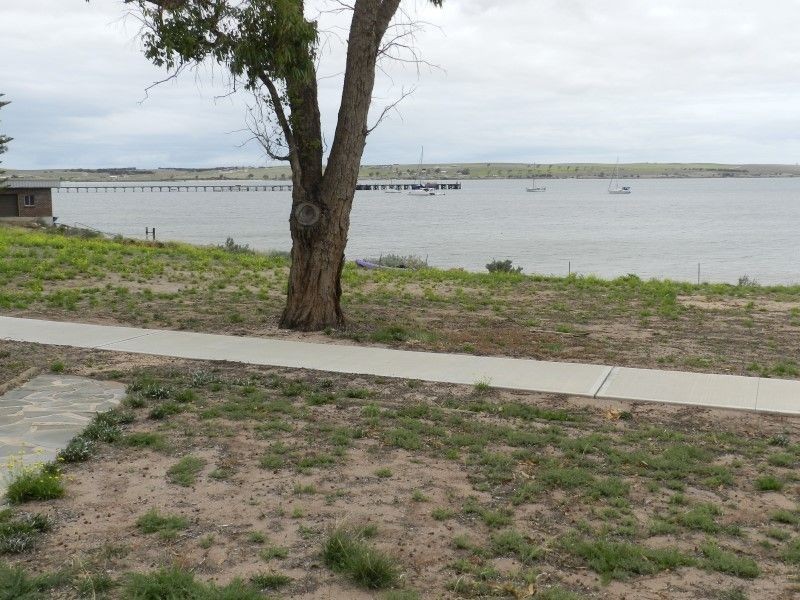 2 Williams Crescent, Streaky Bay SA 5680