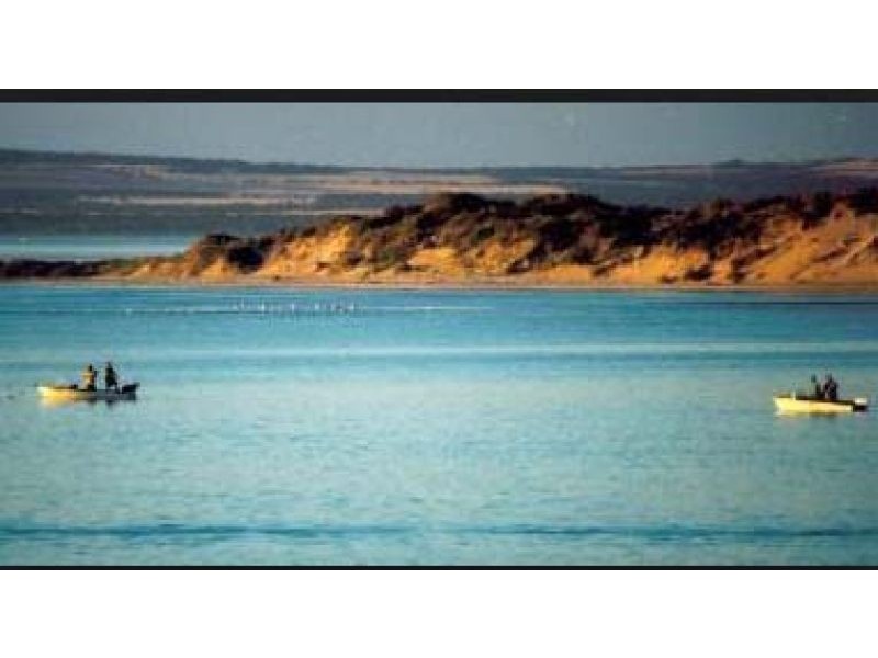 1,3 and 5 English Street, Venus Bay SA 5607