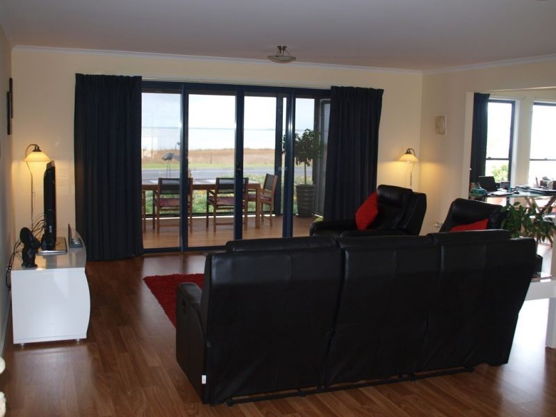 9 Lake Road, Milang SA 5256