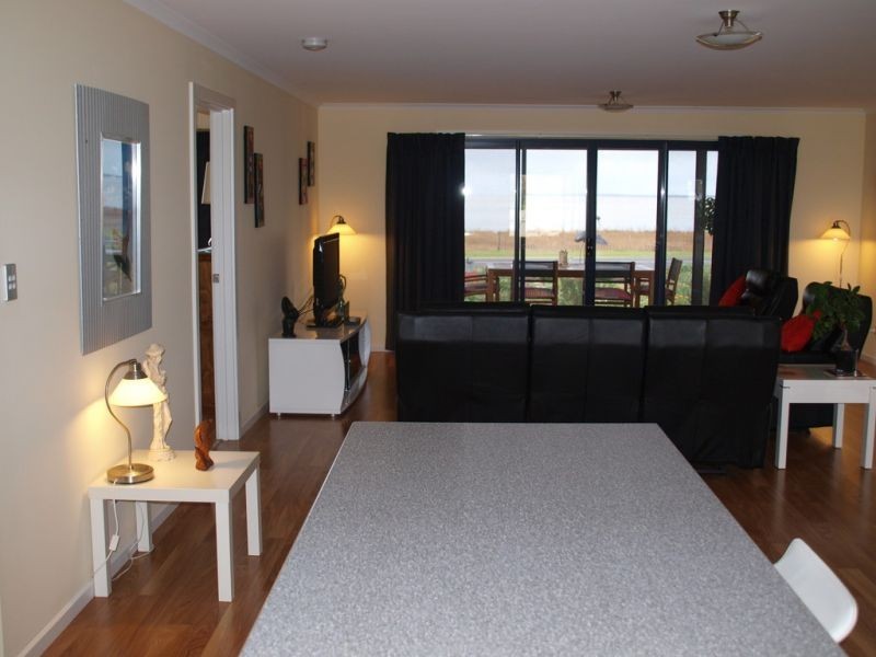 9 Lake Road, Milang SA 5256