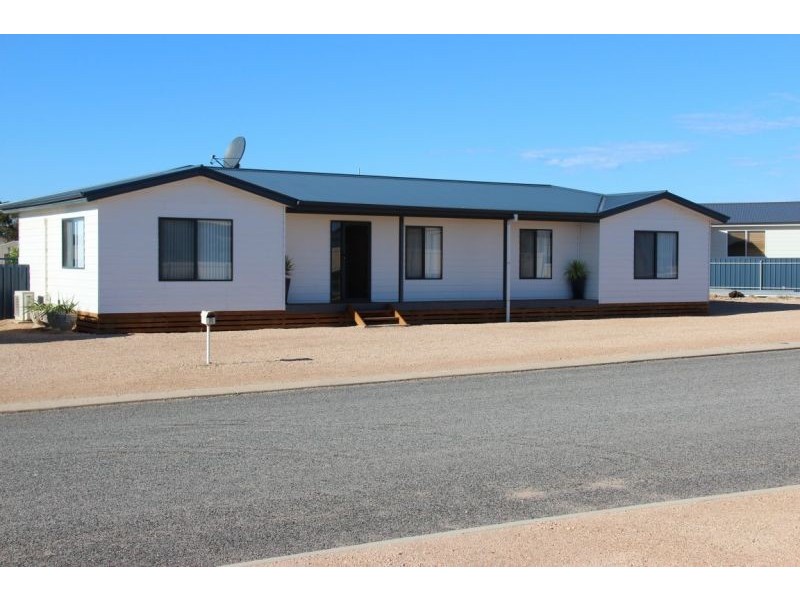 8 Johnson Street, Streaky Bay SA 5680