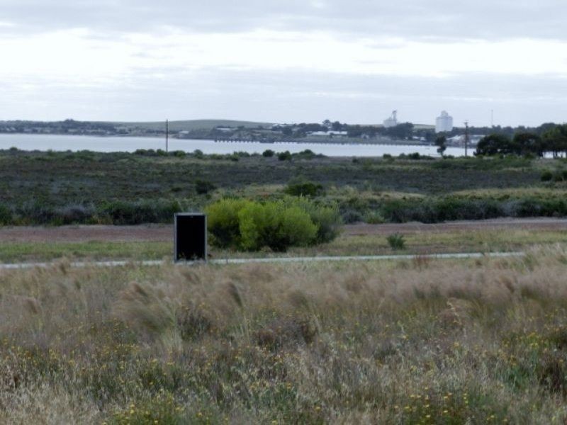 1 Herbert Edwards Drive, Streaky Bay SA 5680