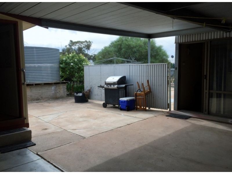 19 Ballantyne Street, Wudinna SA 5652