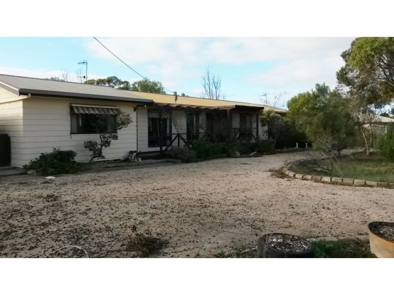 11 Wallschutzky Rd, Streaky Bay SA 5680