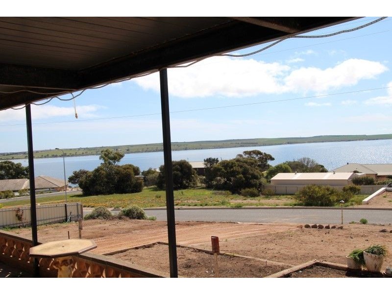 20 Flinders Drive, Streaky Bay SA 5680