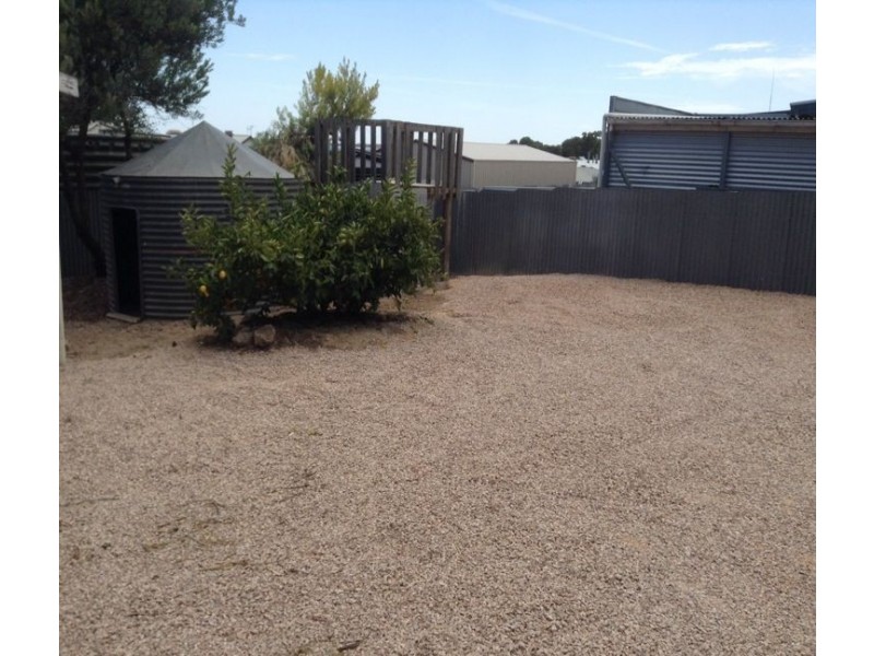 32 Wells St, Streaky Bay SA 5680