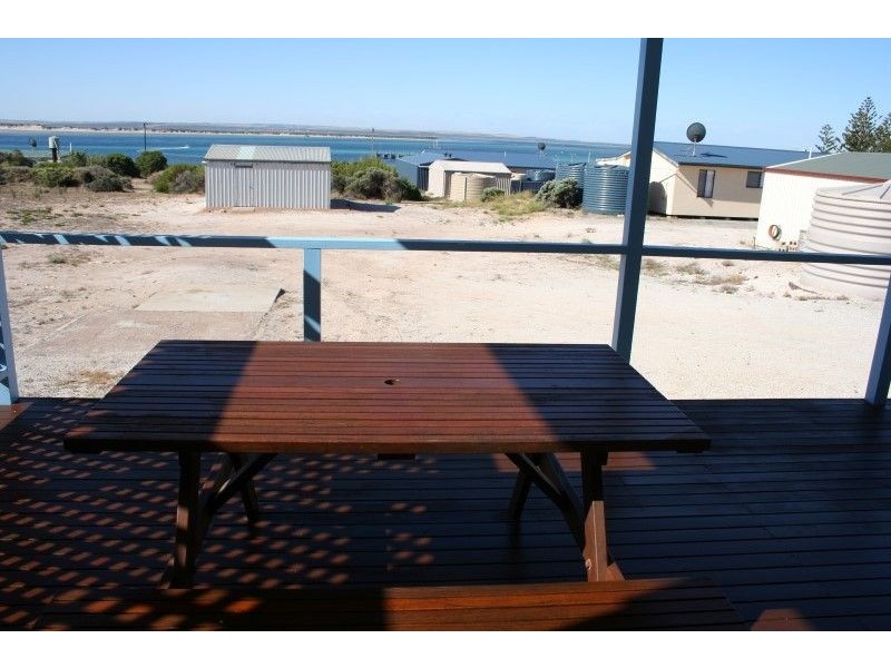 2 Sandham St, Venus Bay SA 5607