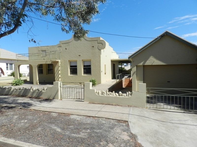 24 Wells St, Streaky Bay SA 5680