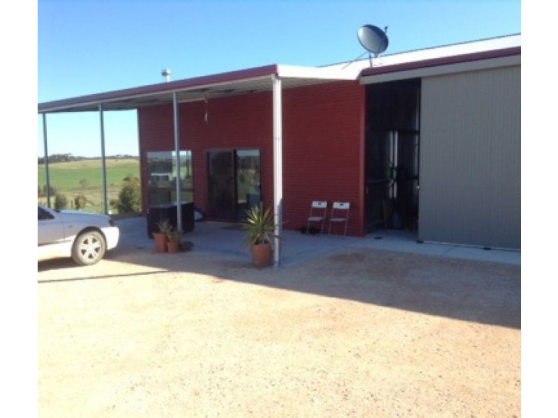 9 Kennedy Rd, Streaky Bay SA 5680