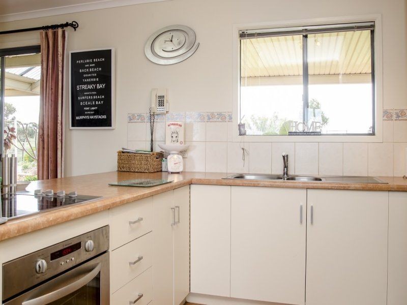 75 Aitchison Road, Streaky Bay SA 5680