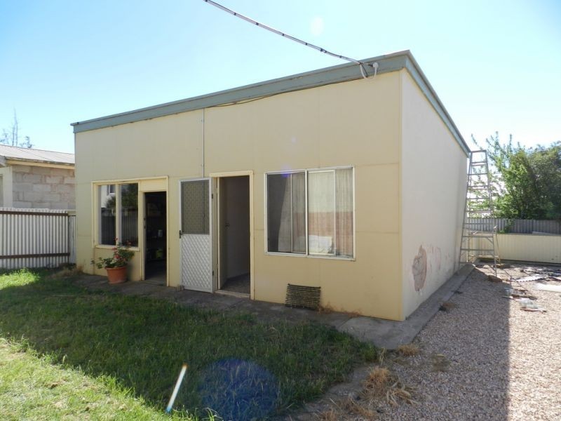 24 Wells Street, Streaky Bay SA 5680