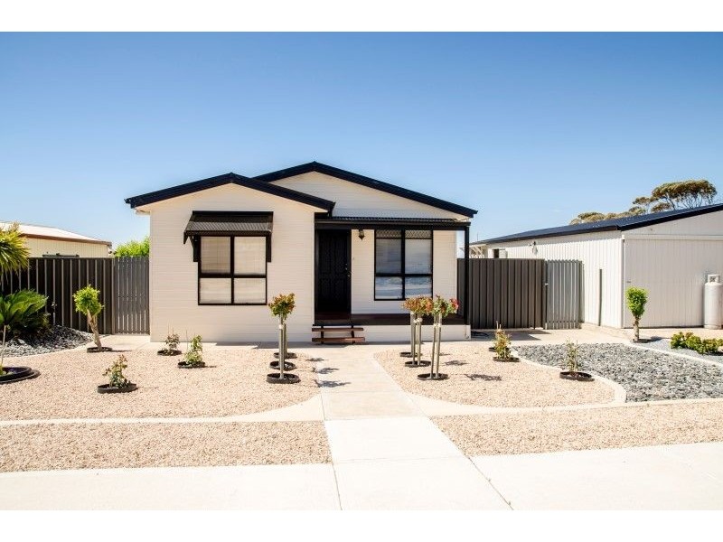 10 Wharff Street, Streaky Bay SA 5680