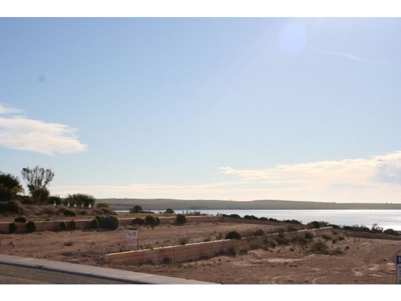 38 Flinders Drive, Streaky Bay SA 5680