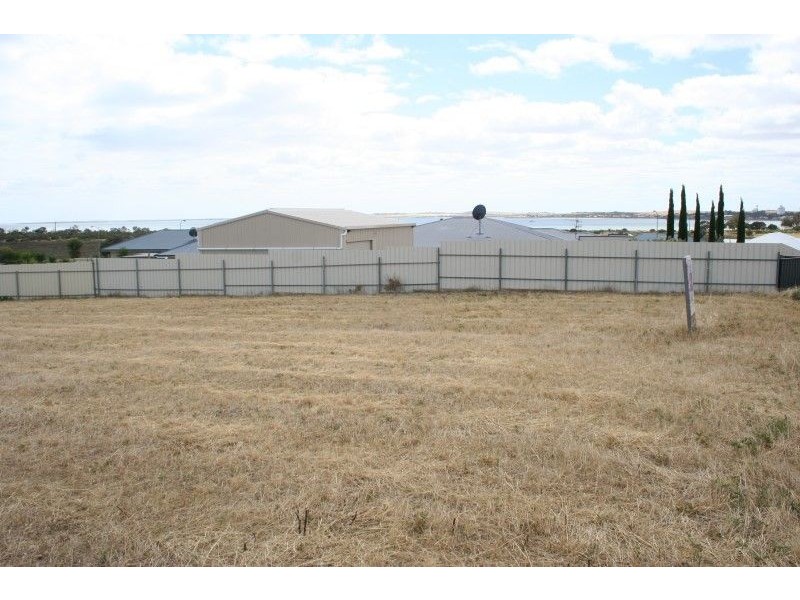 8 Herbert Edwards Drive, Streaky Bay SA 5680