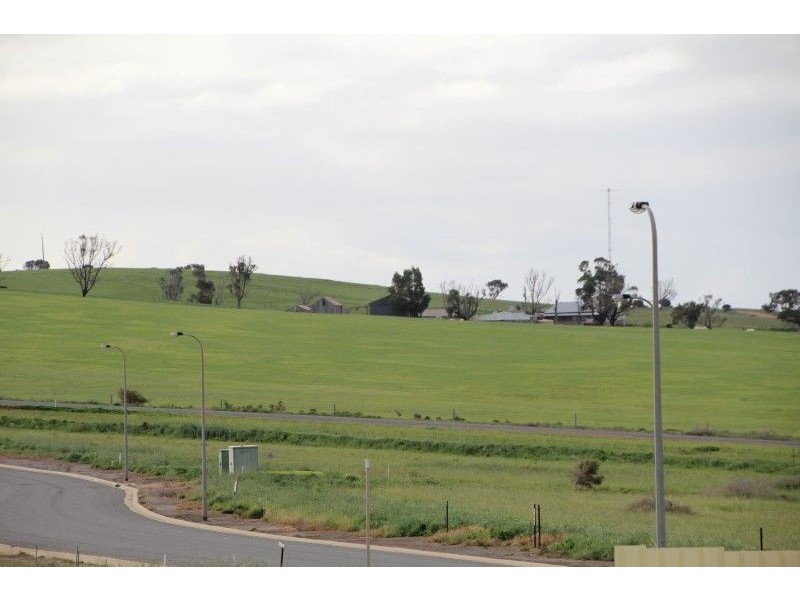 8 Herbert Edwards Drive, Streaky Bay SA 5680