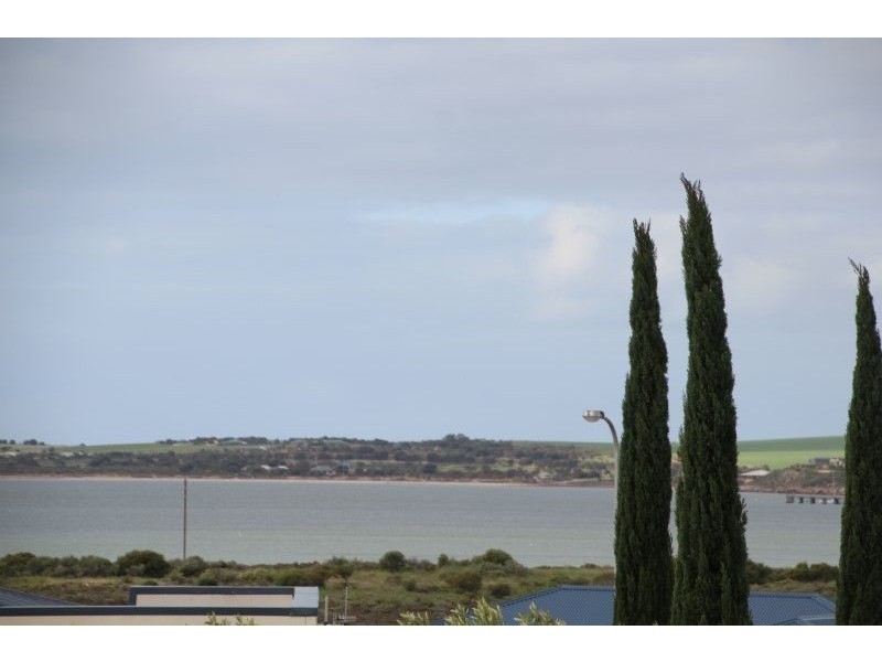 8 Herbert Edwards Drive, Streaky Bay SA 5680