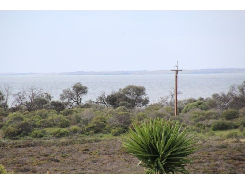 8 Herbert Edwards Drive, Streaky Bay SA 5680