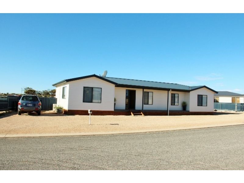 8 Johnson Street, Streaky Bay SA 5680