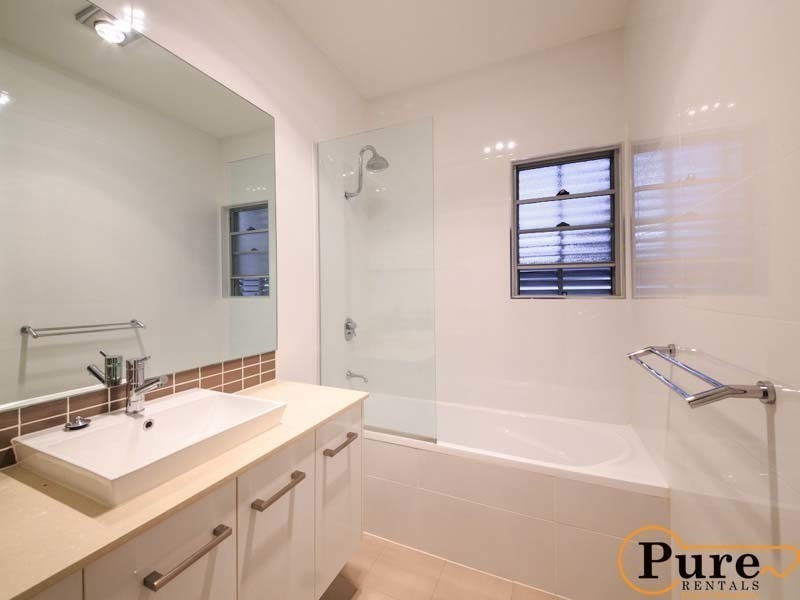 4/26 Embie Street, Holland Park West QLD 4121