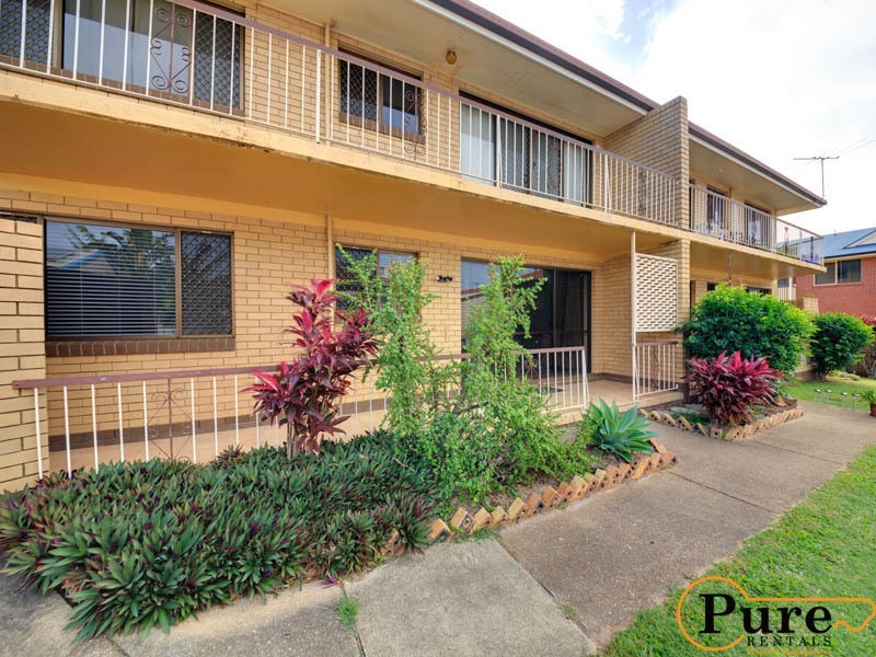 1/2 Osbourne Street, Scarborough QLD 4020
