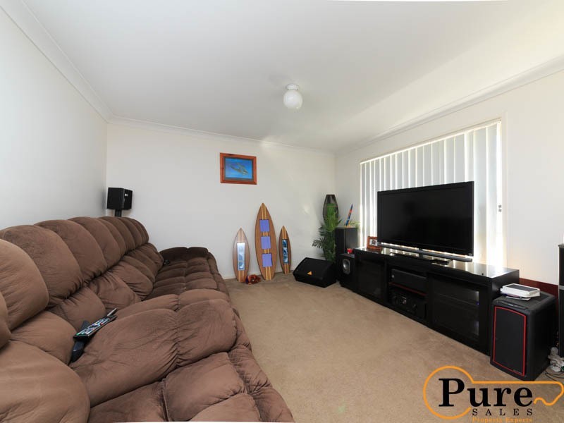 14 Resi Drive, Regents Park QLD 4118