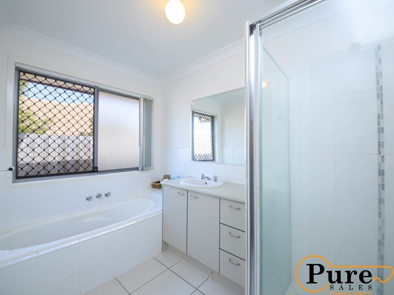 14 Resi Drive, Regents Park QLD 4118