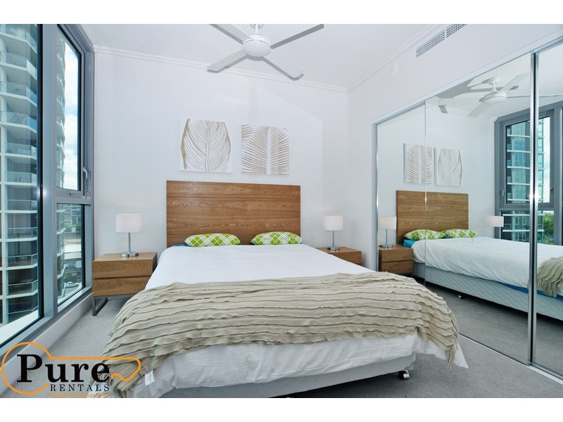 10703/8 Harbour Road, Hamilton QLD 4007