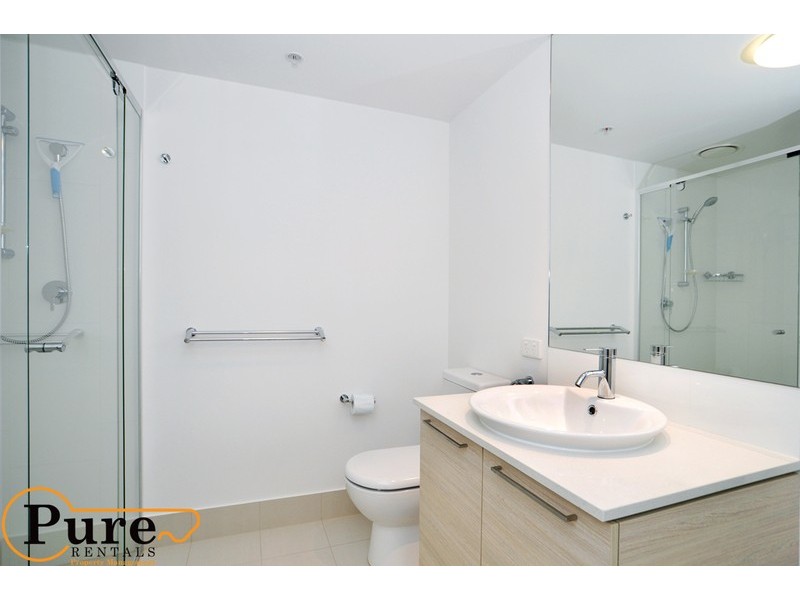 10703/8 Harbour Road, Hamilton QLD 4007