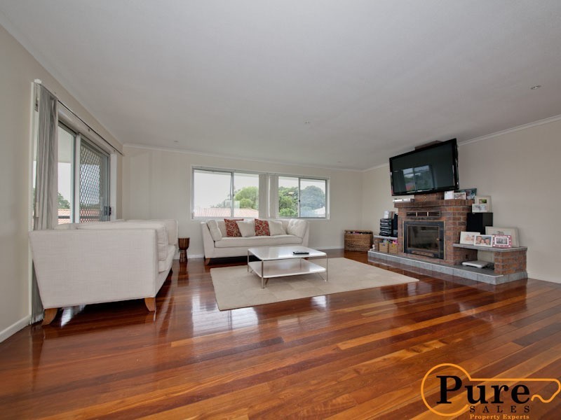 3 Claire Place, Wakerley QLD 4154