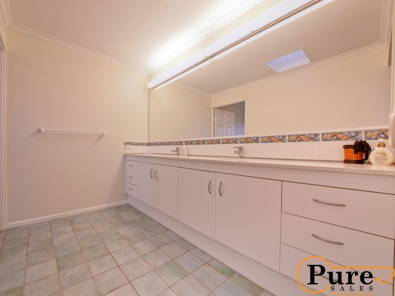 3 Claire Place, Wakerley QLD 4154