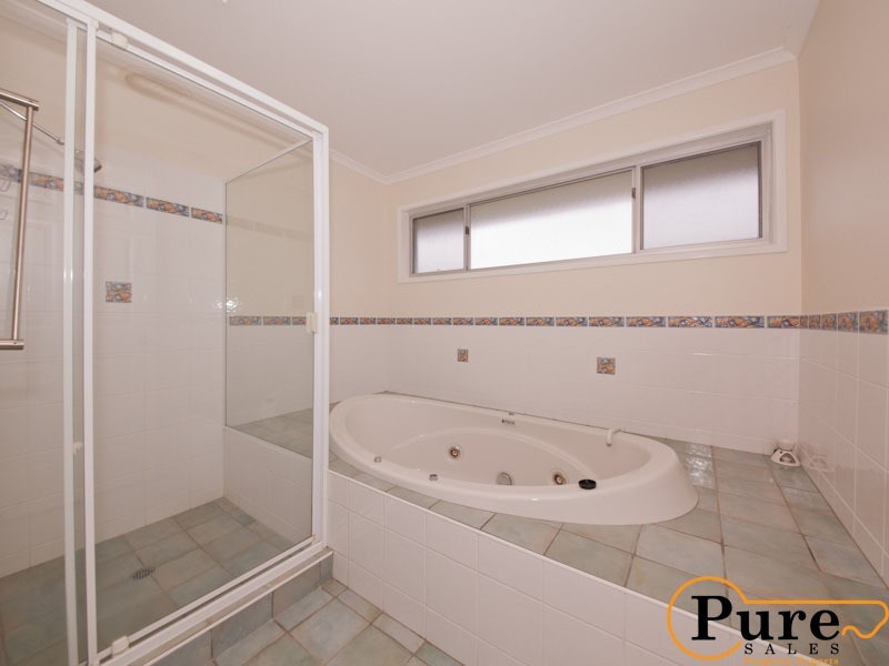 3 Claire Place, Wakerley QLD 4154