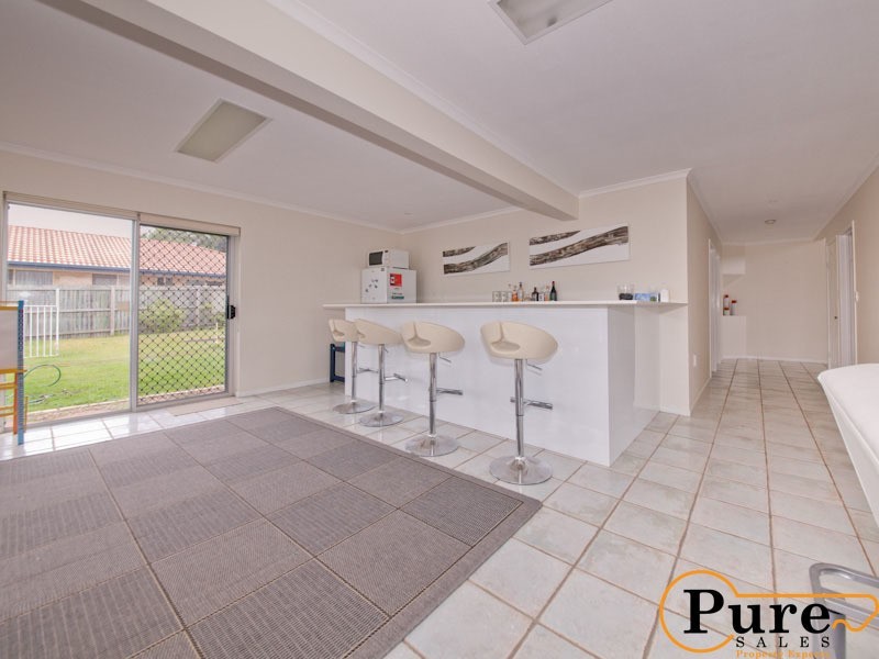3 Claire Place, Wakerley QLD 4154