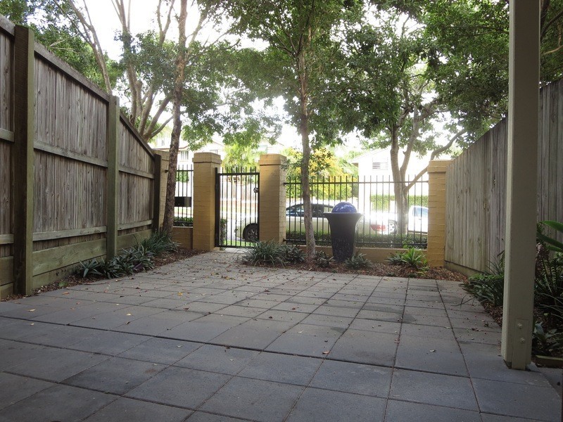 2/34 Querrin Street, Yeronga QLD 4104