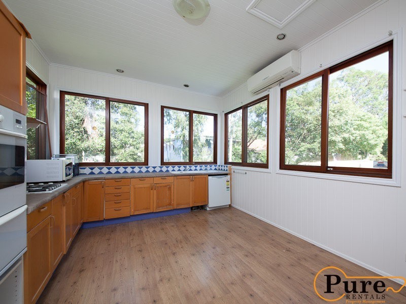 24 Ellesmere Street, Yeronga QLD 4104