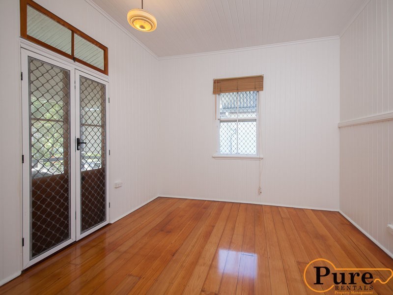 24 Ellesmere Street, Yeronga QLD 4104