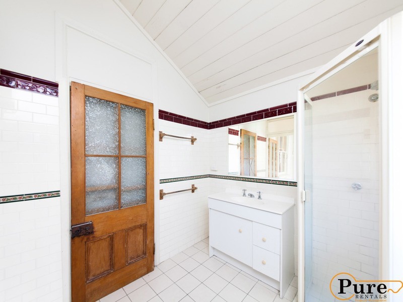 16A Venner Road, Annerley QLD 4103