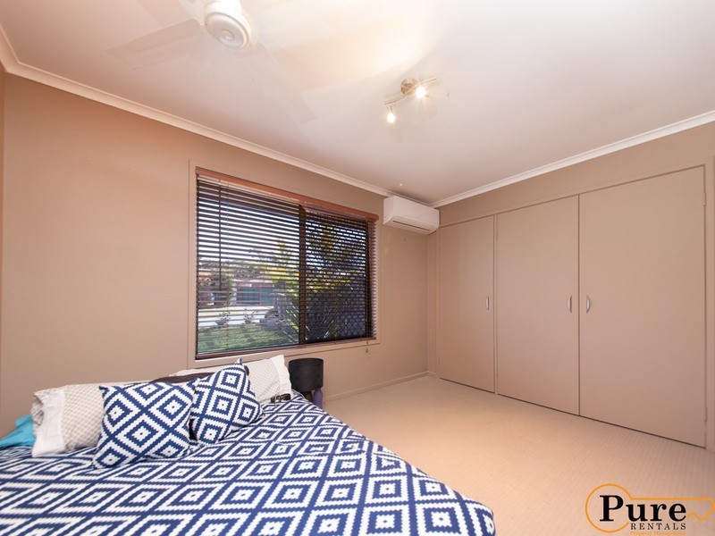 10 Conifer Street, Hillcrest QLD 4118