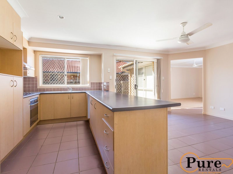 16 Lake Manchester Street, Logan Reserve QLD 4133