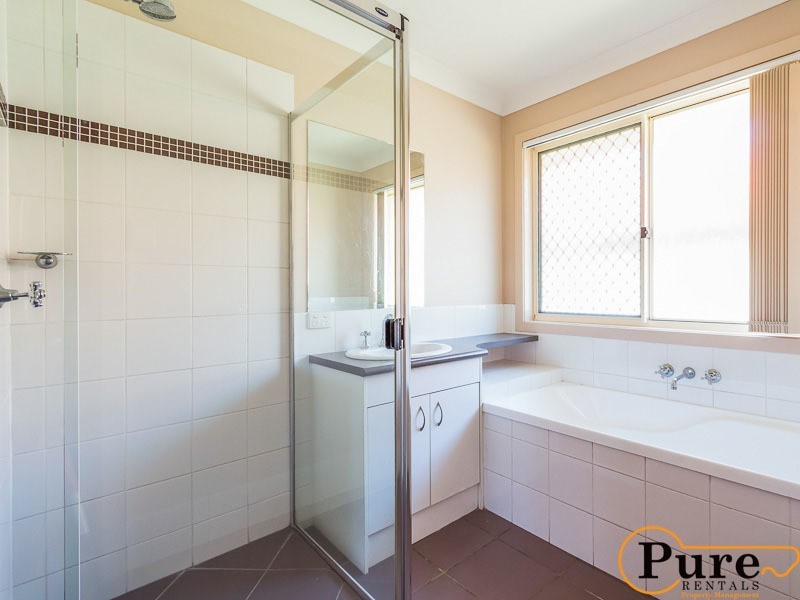 16 Lake Manchester Street, Logan Reserve QLD 4133