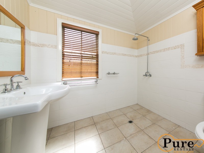 10 Kerwick Street, Redbank QLD 4301