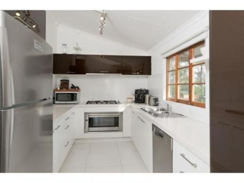 72 Holmesbrook Street, Ashgrove QLD 4060